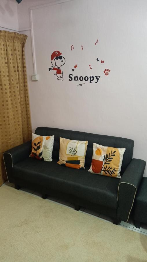 Snoopy Homestay Two Bedroom Batu Pahat Exteriör bild