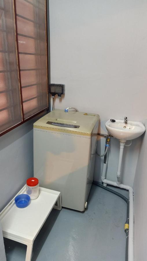 Snoopy Homestay Two Bedroom Batu Pahat Exteriör bild