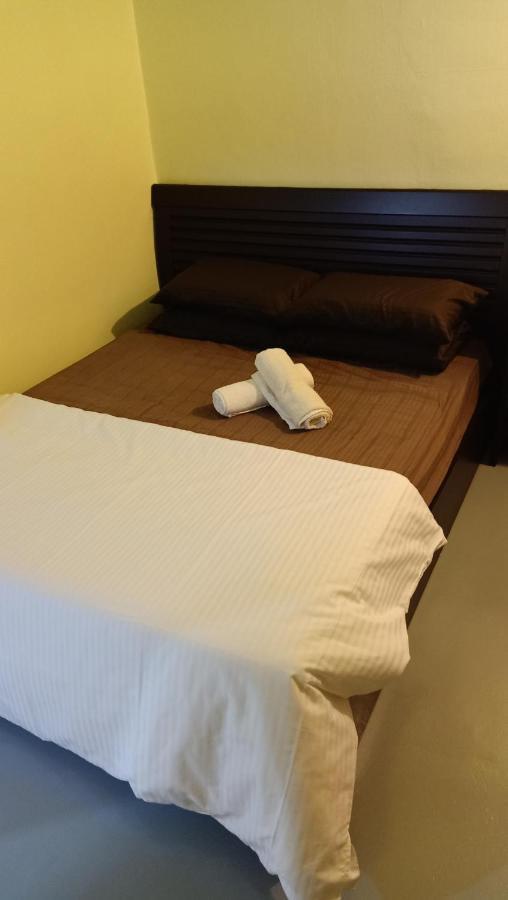 Snoopy Homestay Two Bedroom Batu Pahat Exteriör bild