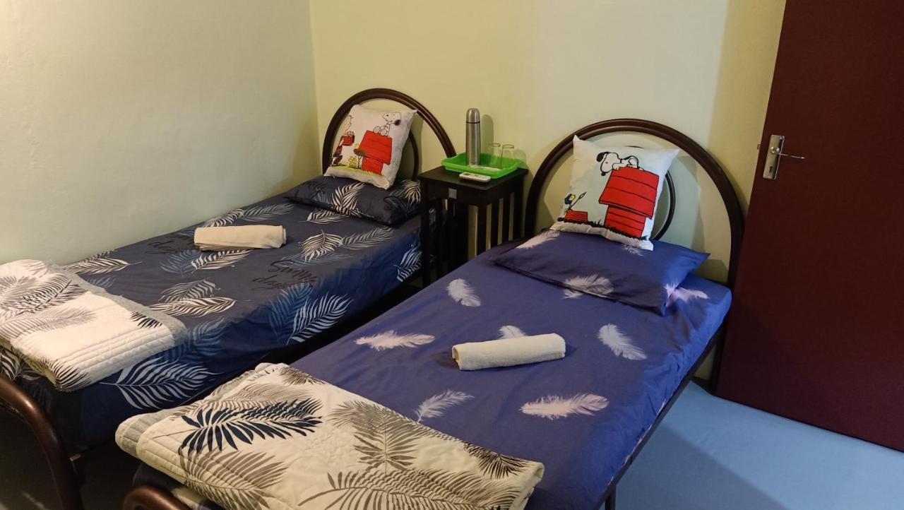 Snoopy Homestay Two Bedroom Batu Pahat Exteriör bild